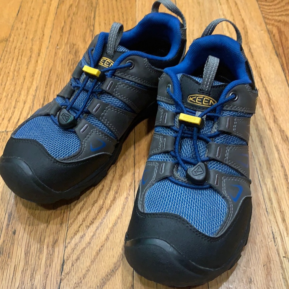 EUC Keen Oakridge Low Hiking Shoe Big Kid M2